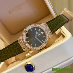 Hublot Classic Fusion Replica Watches 33mm Womens Black Dial Leather Strap 1:1 Clone Watch