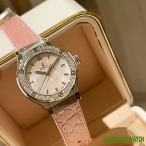 Hublot Classic Fusion Replica Watches 33mm Womens Pink Dial Leather Strap 1:1 Clone Watch