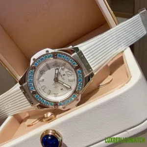 Hublot Classic Fusion Replica Watches 33mm Womens White Dial Rubber Strap 1:1 Clone Watch