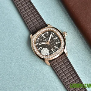 Patek Philippe Aquanaut Replica Watches 35.6mm Womens Black Dial Rubber Strap 1:1 Clone Watch