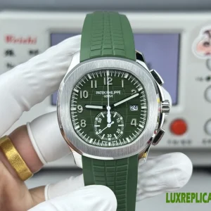 Patek Philippe Aquanaut Replica Watches 42.2mm Mens Green Dial Rubber Strap 1:1 Clone Watch
