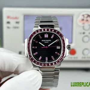 Patek Philippe Nautilus Replica Watches 35.2mm Womens Black Dial Metal Bracelet 1:1 Clone Watch