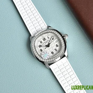 Patek Philippe Aquanaut Replica Watches 35.6mm Womens White Dial Rubber Strap 1:1 Clone Watch