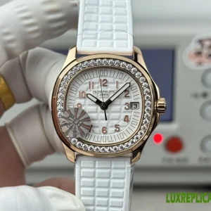 Patek Philippe Aquanaut Replica Watches 35.6mm Womens White Dial Rubber Strap 1:1 Clone Watch