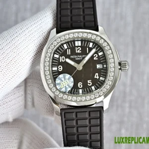 Patek Philippe Aquanaut Replica Watches 35.6mm Womens Black Dial Rubber Strap 1:1 Clone Watch