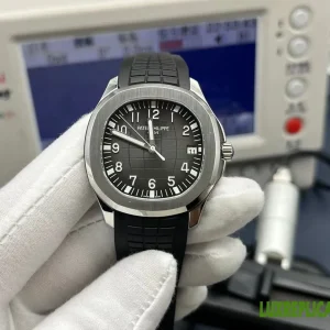Patek Philippe Aquanaut Replica Watches 40mm Mens Black Dial Rubber Strap 1:1 Clone Watch