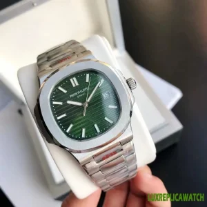 Patek Philippe Nautilus Replica Watches 40mm Mens Green Dial Metal Bracelet 1:1 Clone Watch