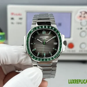 Patek Philippe Nautilus Replica Watches 35.2mm Womens Grey Dial Metal Bracelet 1:1 Clone Watch