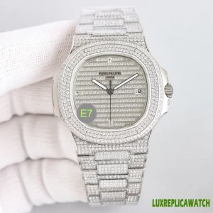 Patek Philippe Nautilus Replica Watches 40mm Mens Diamond Dial Metal Bracelet 1:1 Clone Watch