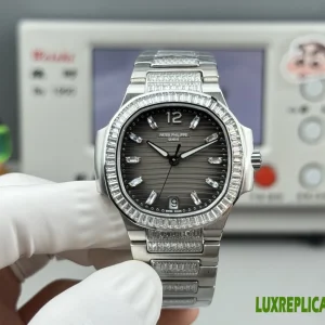 Patek Philippe Nautilus Replica Watches 35mm Womens Grey Dial Metal Bracelet 1:1 Clone Watch