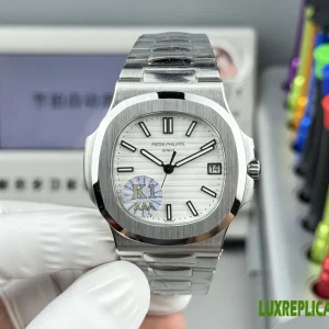 Patek Philippe Nautilus Replica Watches 40mm Mens White Dial Metal Bracelet 1:1 Clone Watch