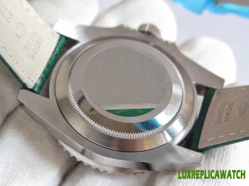 Rolex Submariner Date Replica Watches 40mm Mens Green Dial Leather Strap 1:1 Clone Watch - Image 8