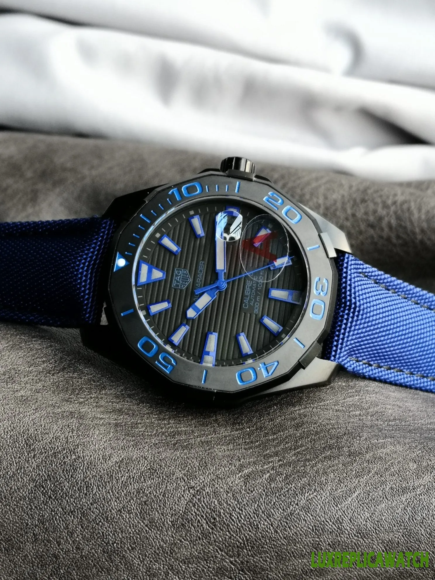 Tag Heuer Aquaracer Replica Watches 41mm Mens Grey Dial Rubber Strap 1:1 Clone Watch - Image 6