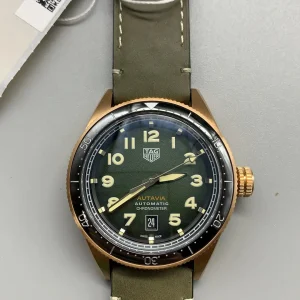 Tag Heuer Autavia Replica Watches 42mm Mens Green Dial Leather Strap 1:1 Clone Watch