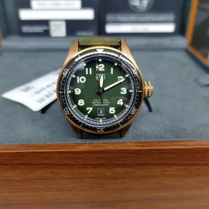 Tag Heuer Autavia Replica Watches 42mm Mens Green Dial Leather Strap 1:1 Clone Watch
